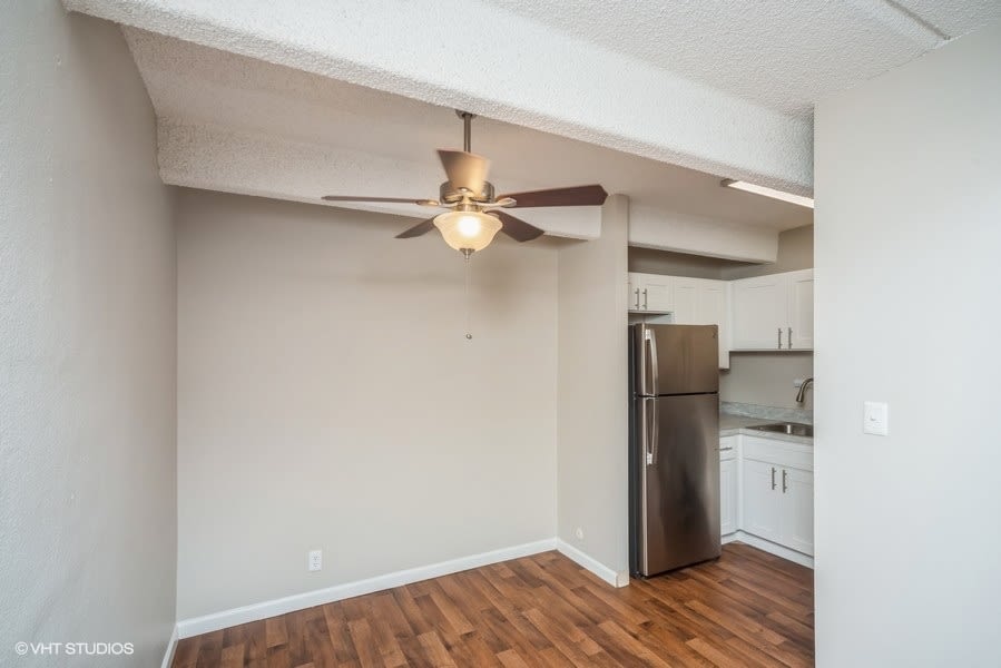 878 S Dexter Image 19
