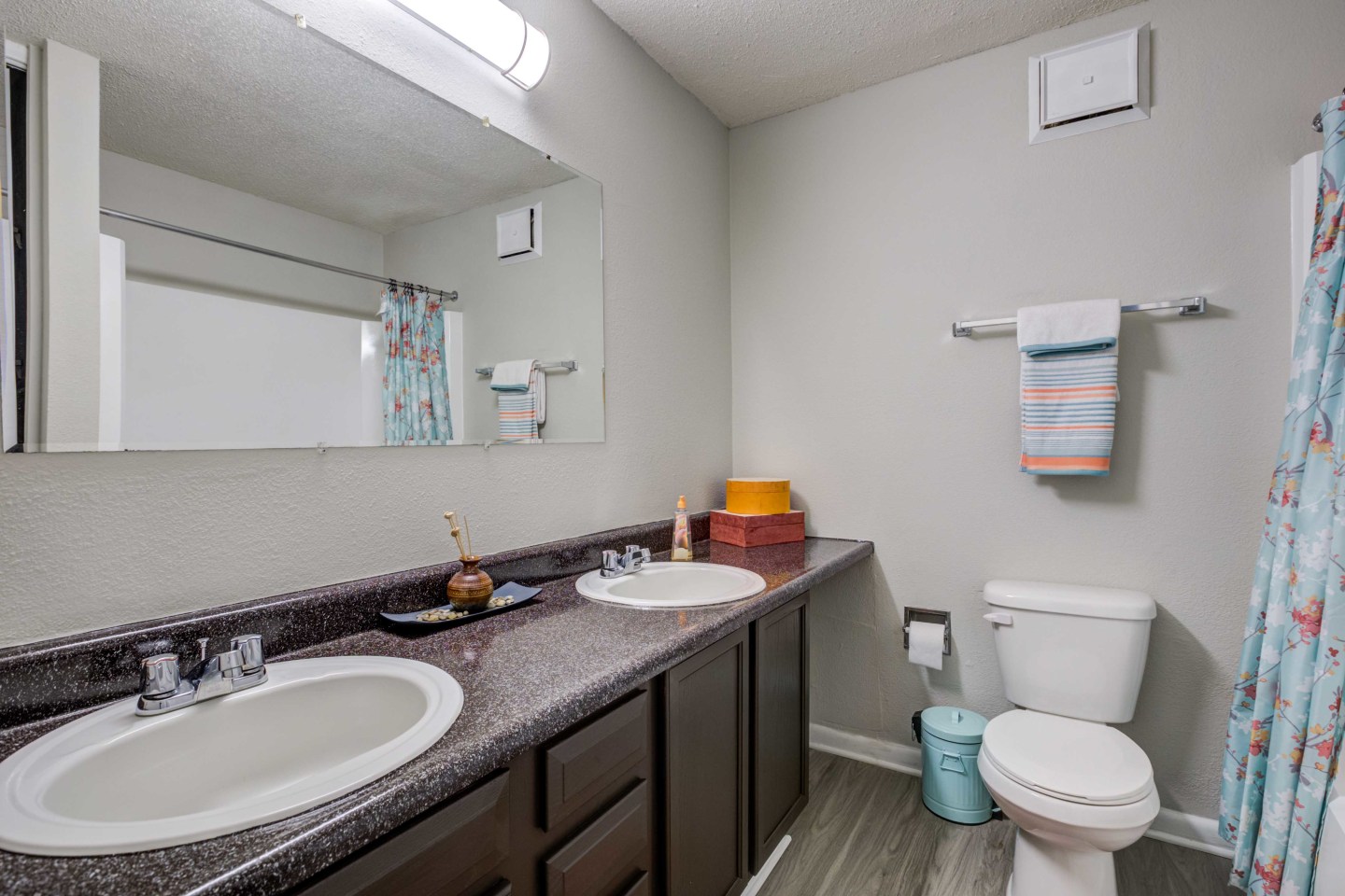 Somerset Apartments Image 9