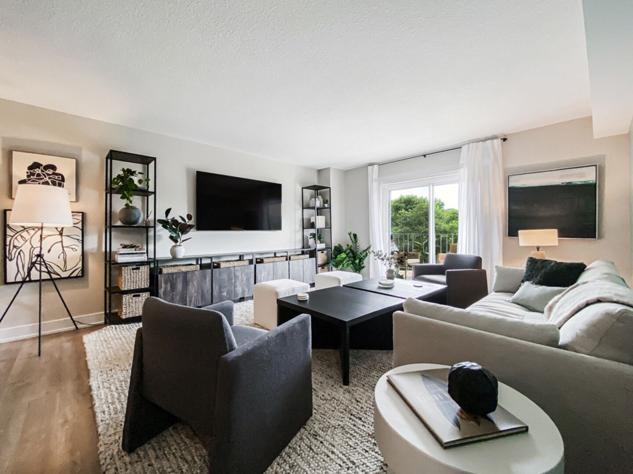 Plaza Apartments Image 14