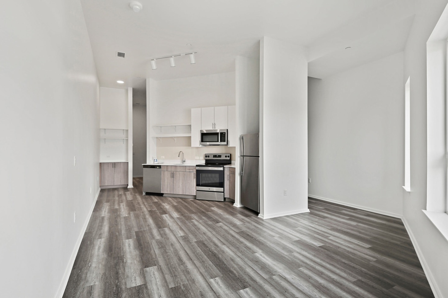 River House Apartments Image 20