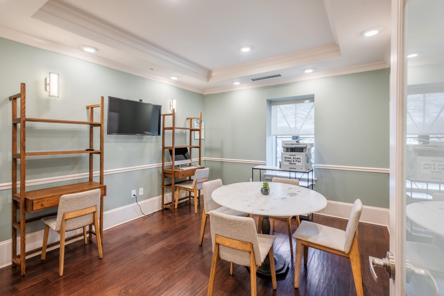 511 Queens Image 13