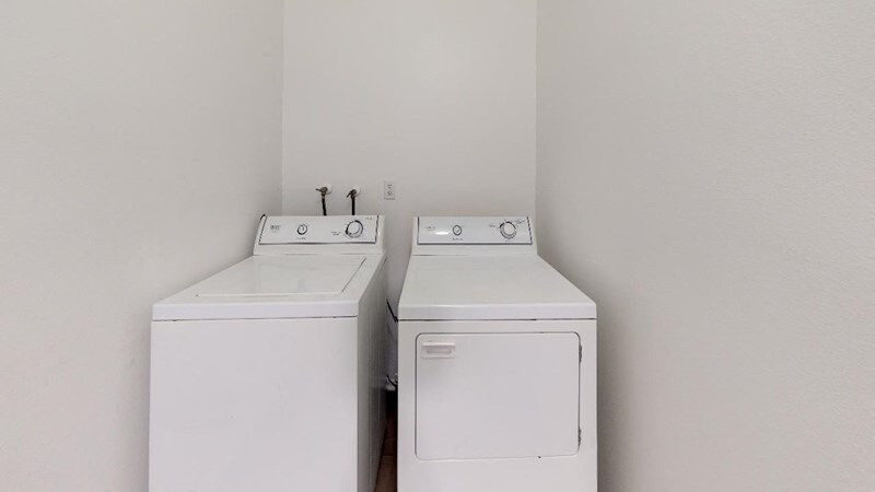 5015 Clinton Apartments Image 15