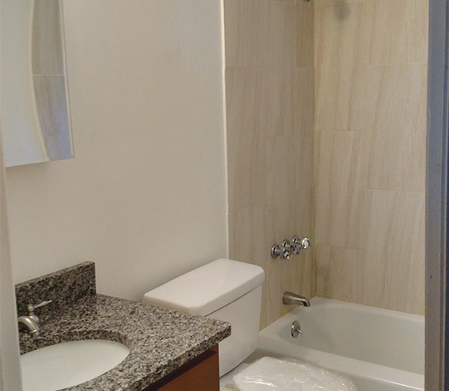 Colonial Village Apartments Image 17