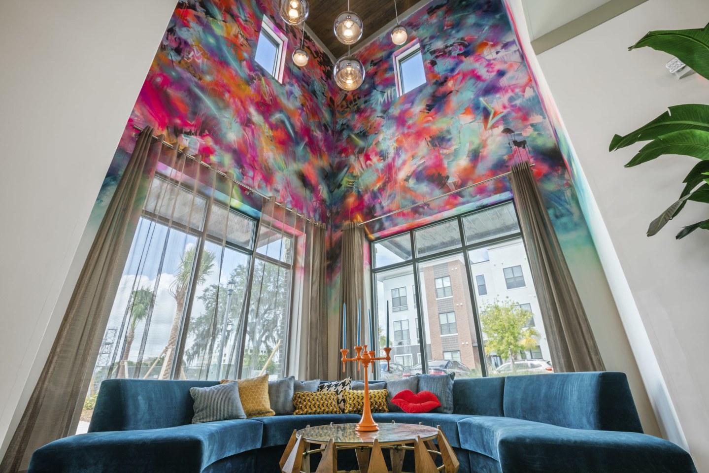 Mirrorton Apartments Image 10