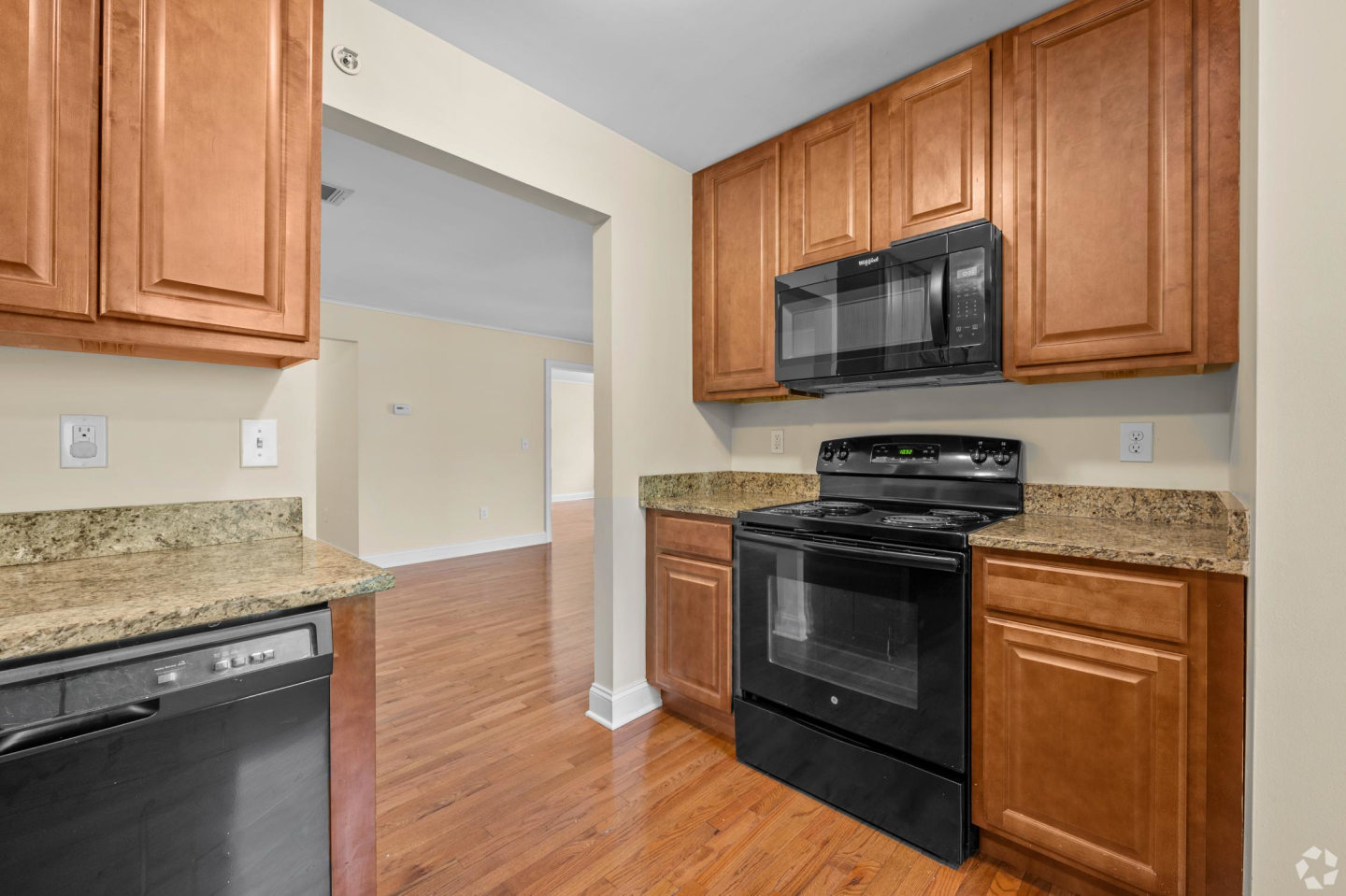 Summit Ridge Luxury Apartments Image 10