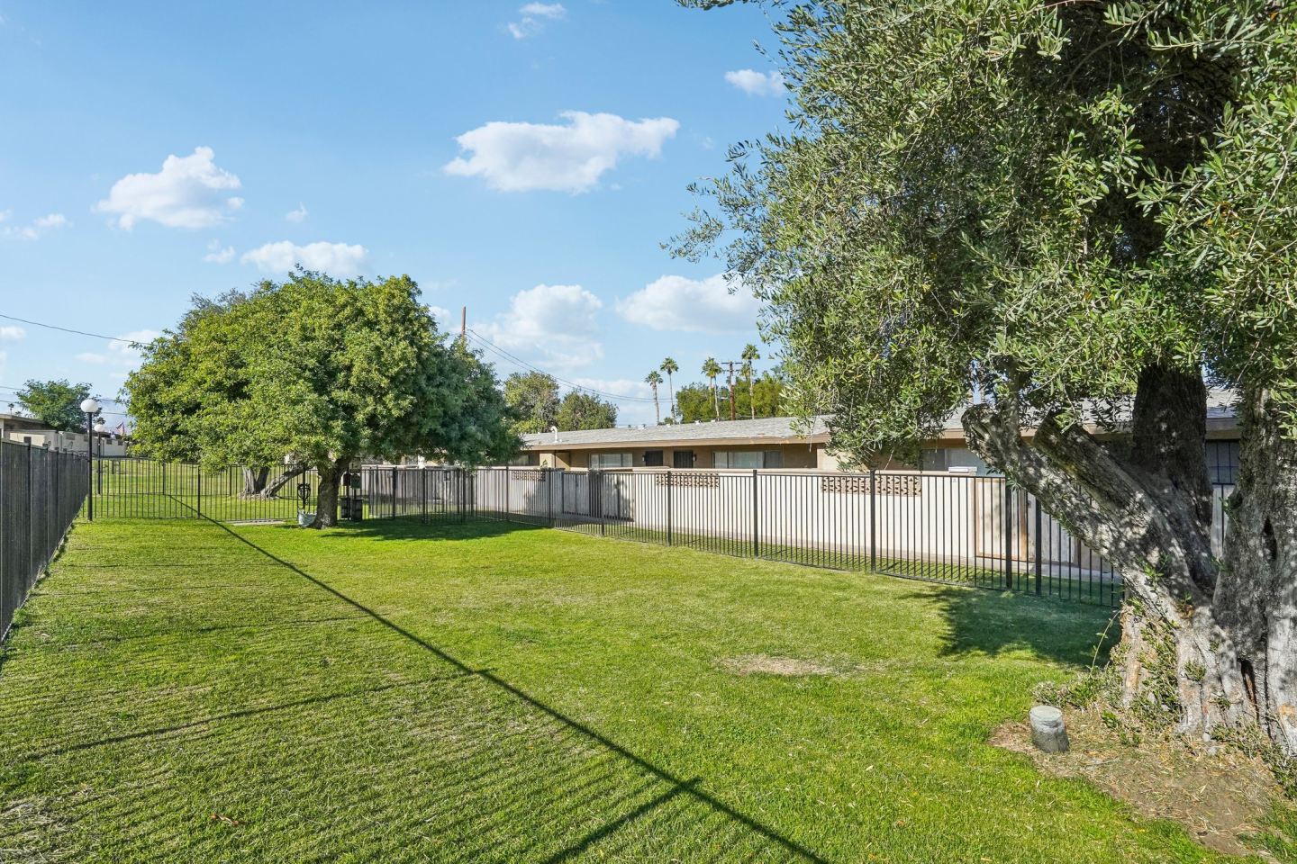 Desert Fountains at Palm Desert Apartments Image 8