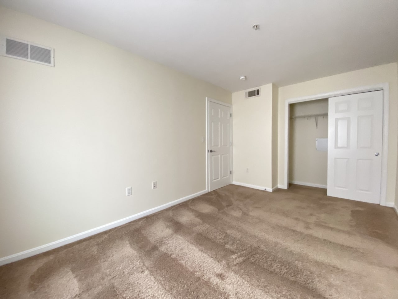 Redstone Apartments Image 29