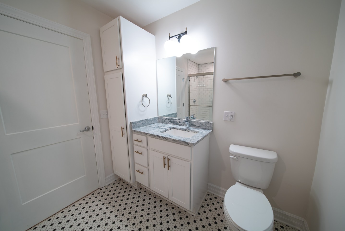 Walcot Apartments at 257 Elmwood Image 3