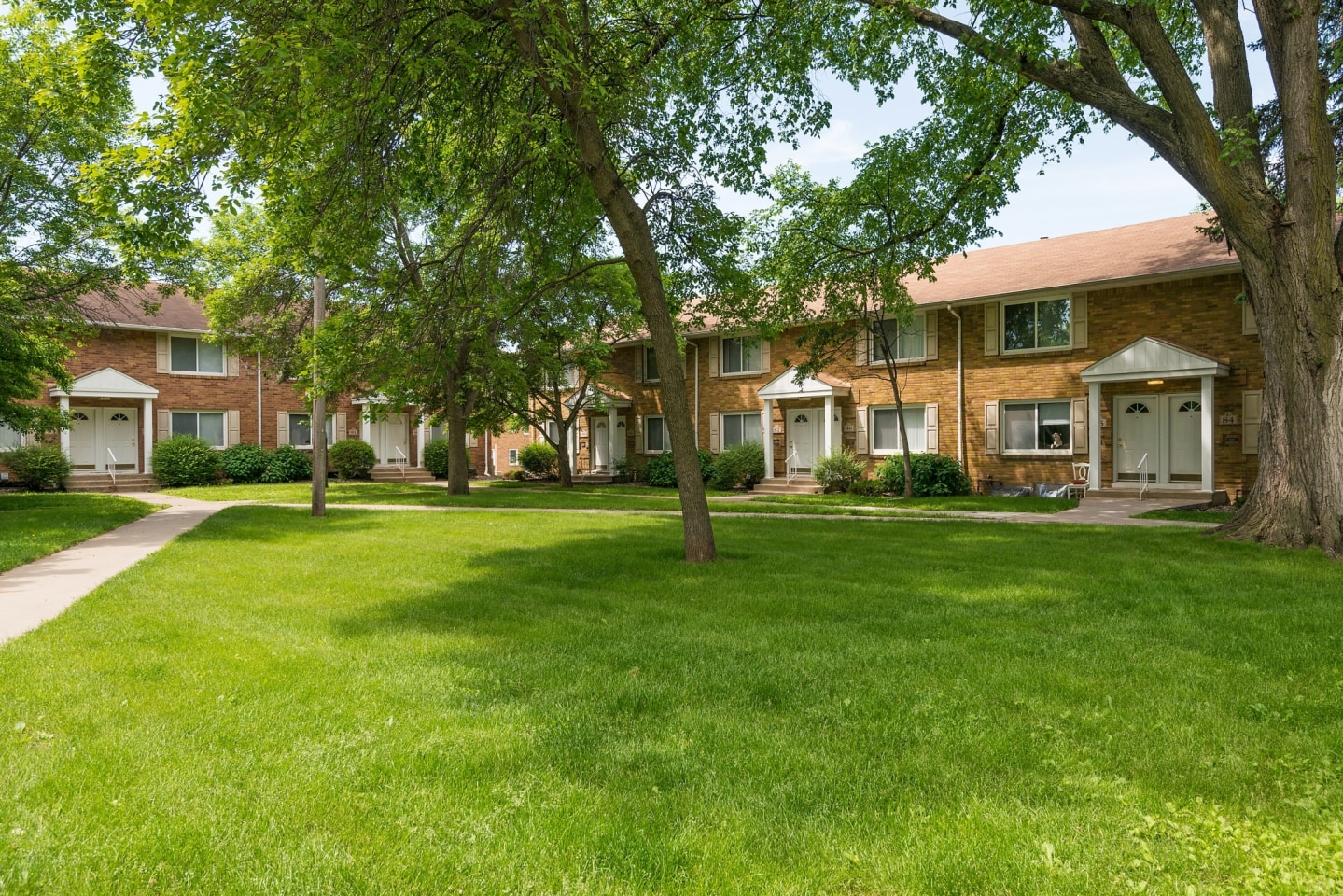 Brentwood Park Townhomes and Apartments Image 13