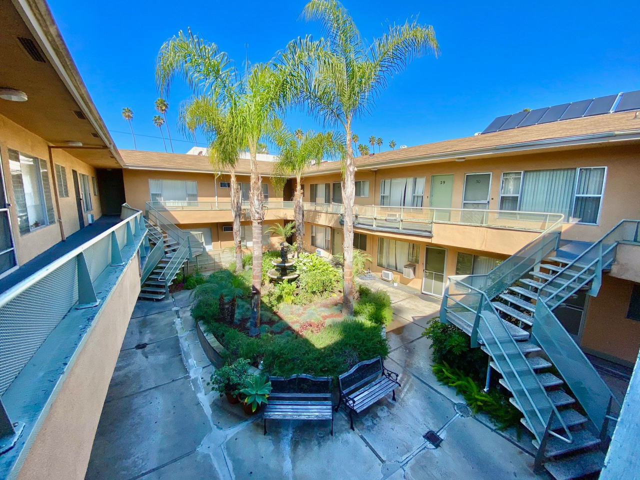 351 S. Manhattan Pl. Image 6