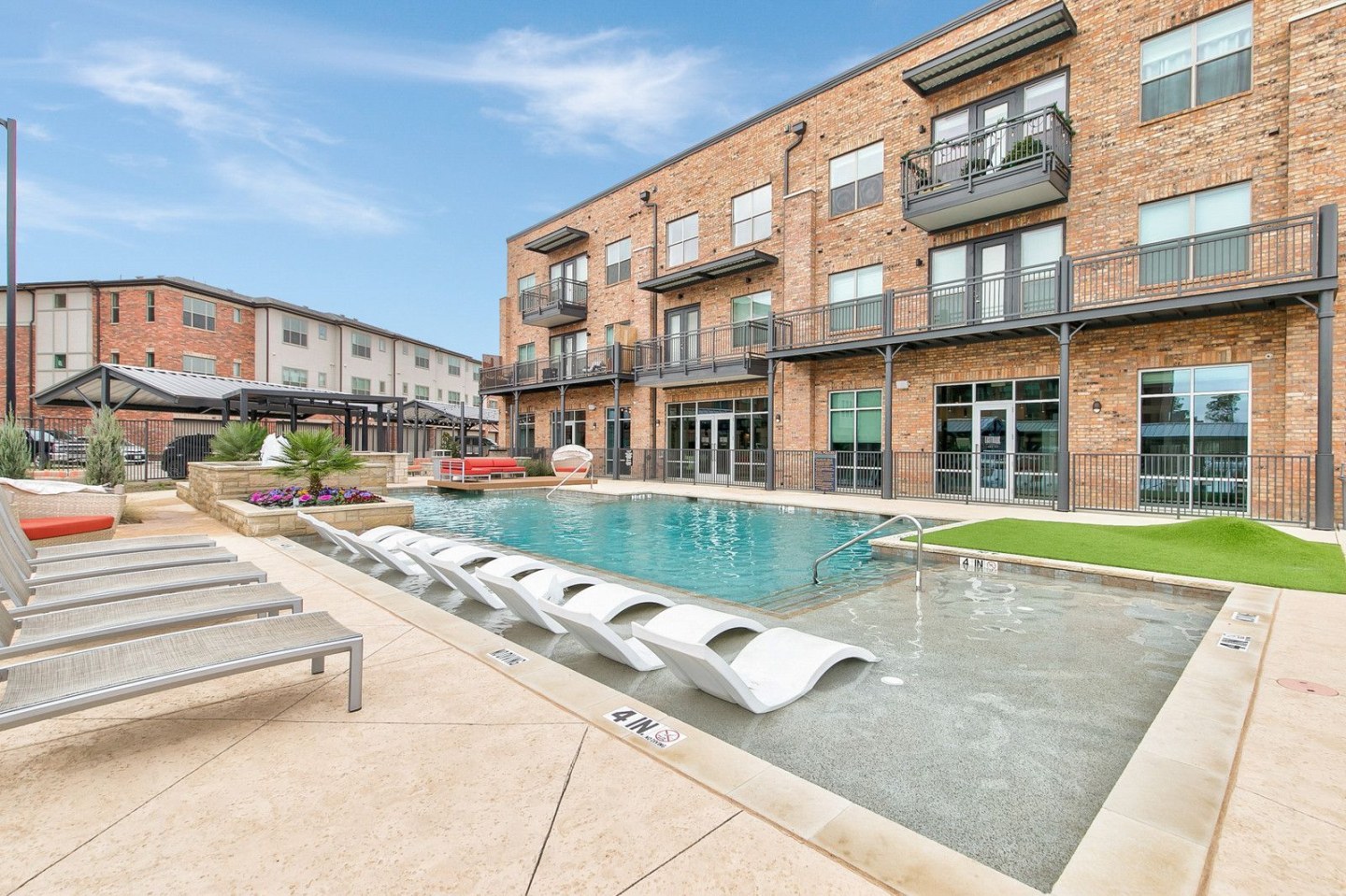Eastbank River Walk Townhomes & Apartments Image 7