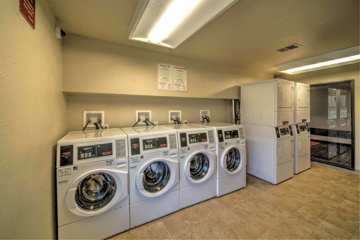 Castlewood apartments Image 5