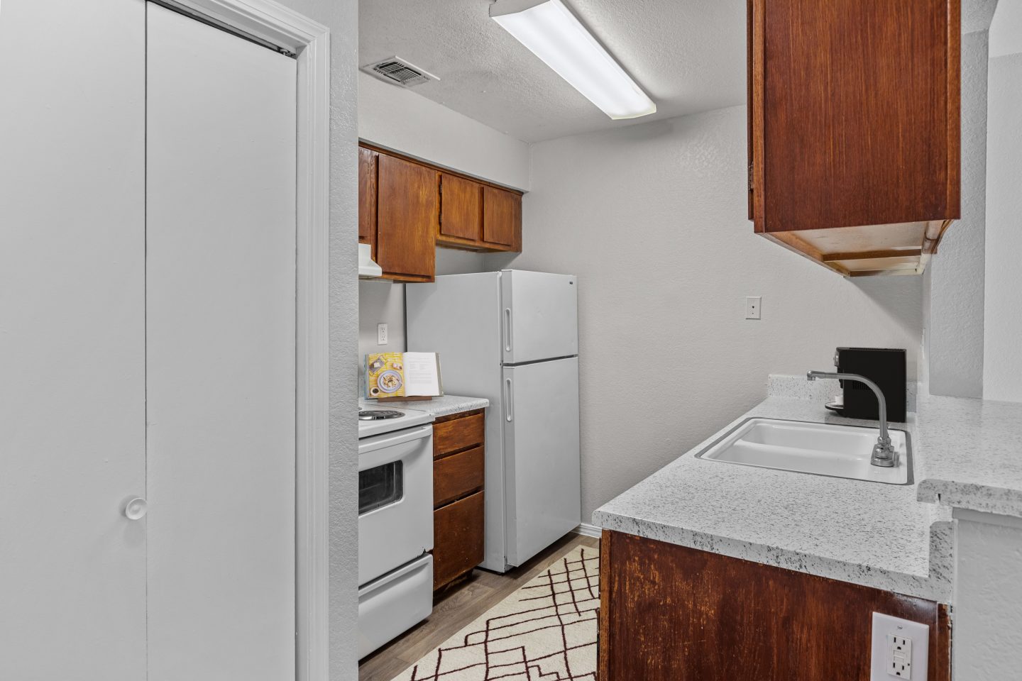 Silver Springs Apartments Image 13