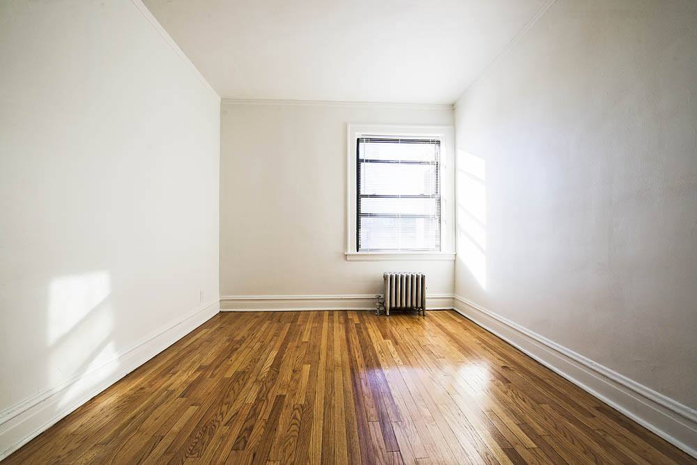 1704 W 77th St Image 5