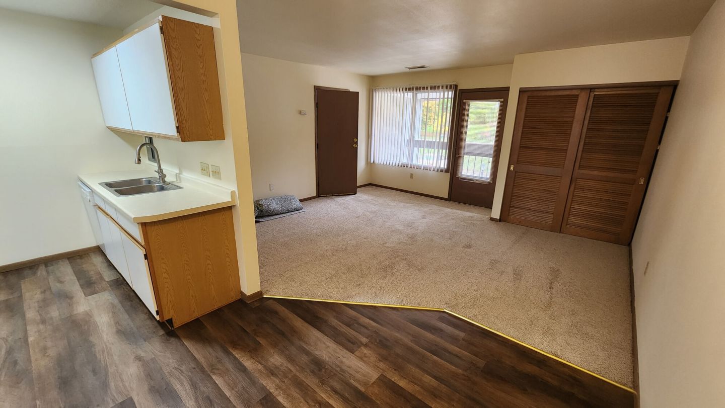 Arrowhead Apartments and Townhomes Image 9