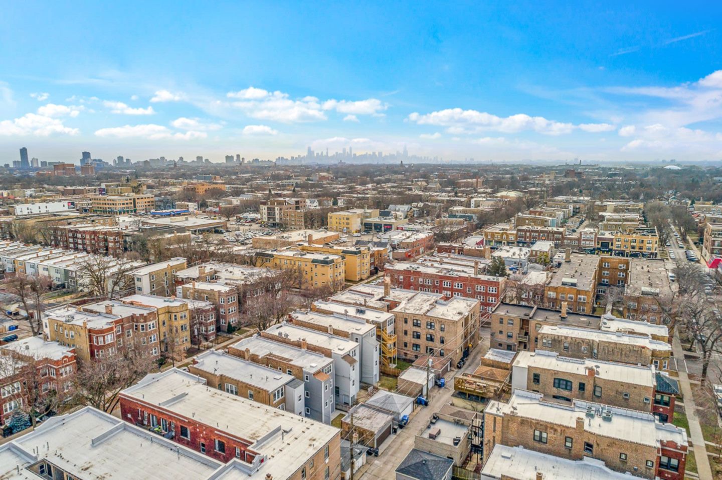 4844 N. Rockwell Apt. Image 3