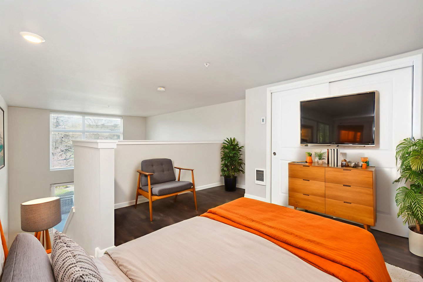 1711 Apartments Image 7