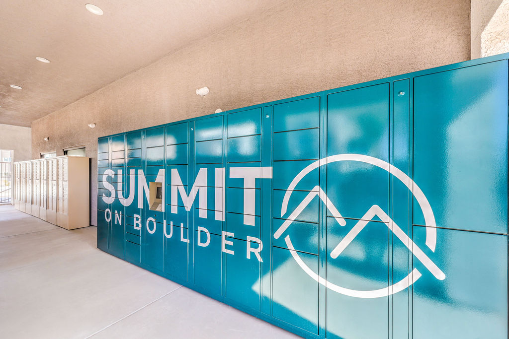 Summit on Boulder Image 21