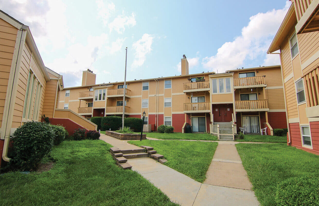 Raintree Apartments Image 11