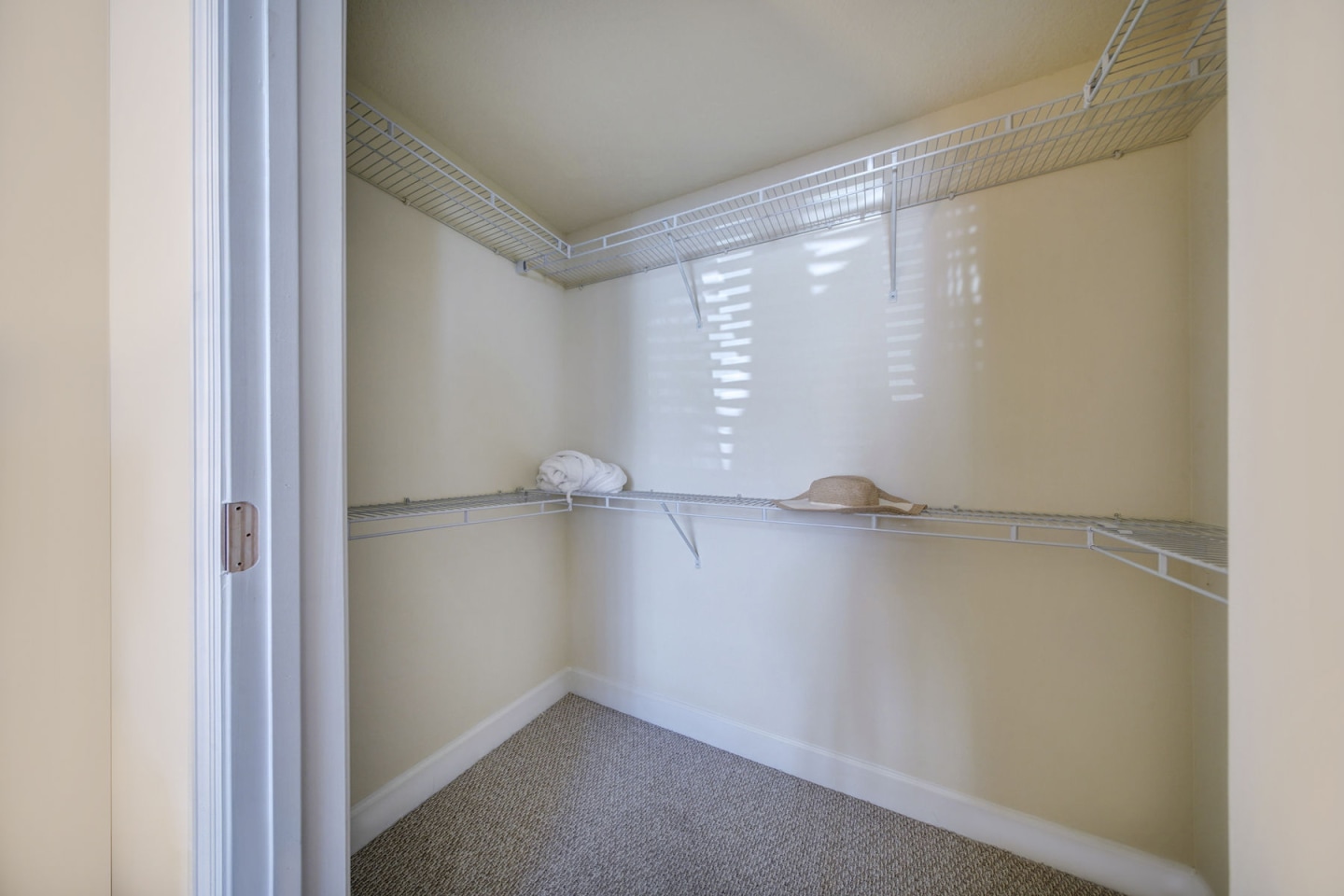 Solle Davie Luxury Apartments Image 12