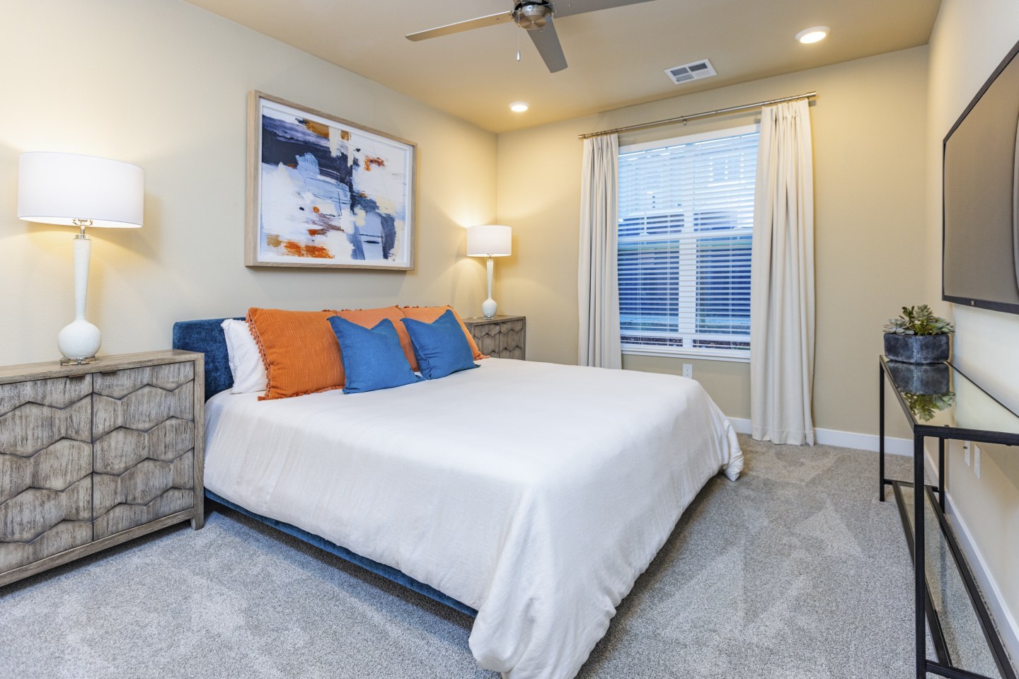 Anchor 532 Luxury Apartments Image 8