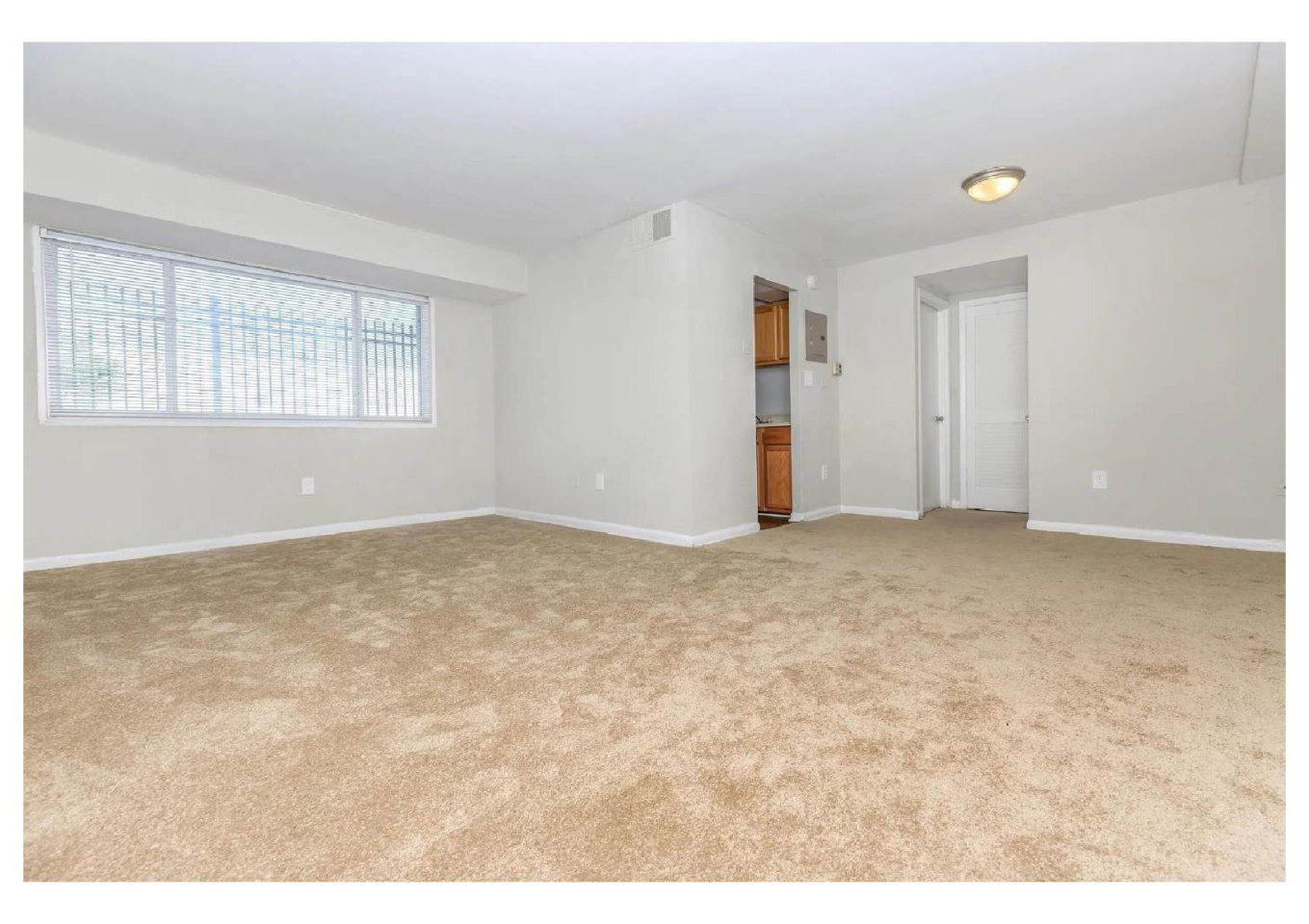 Regency Court Apartments Image 10