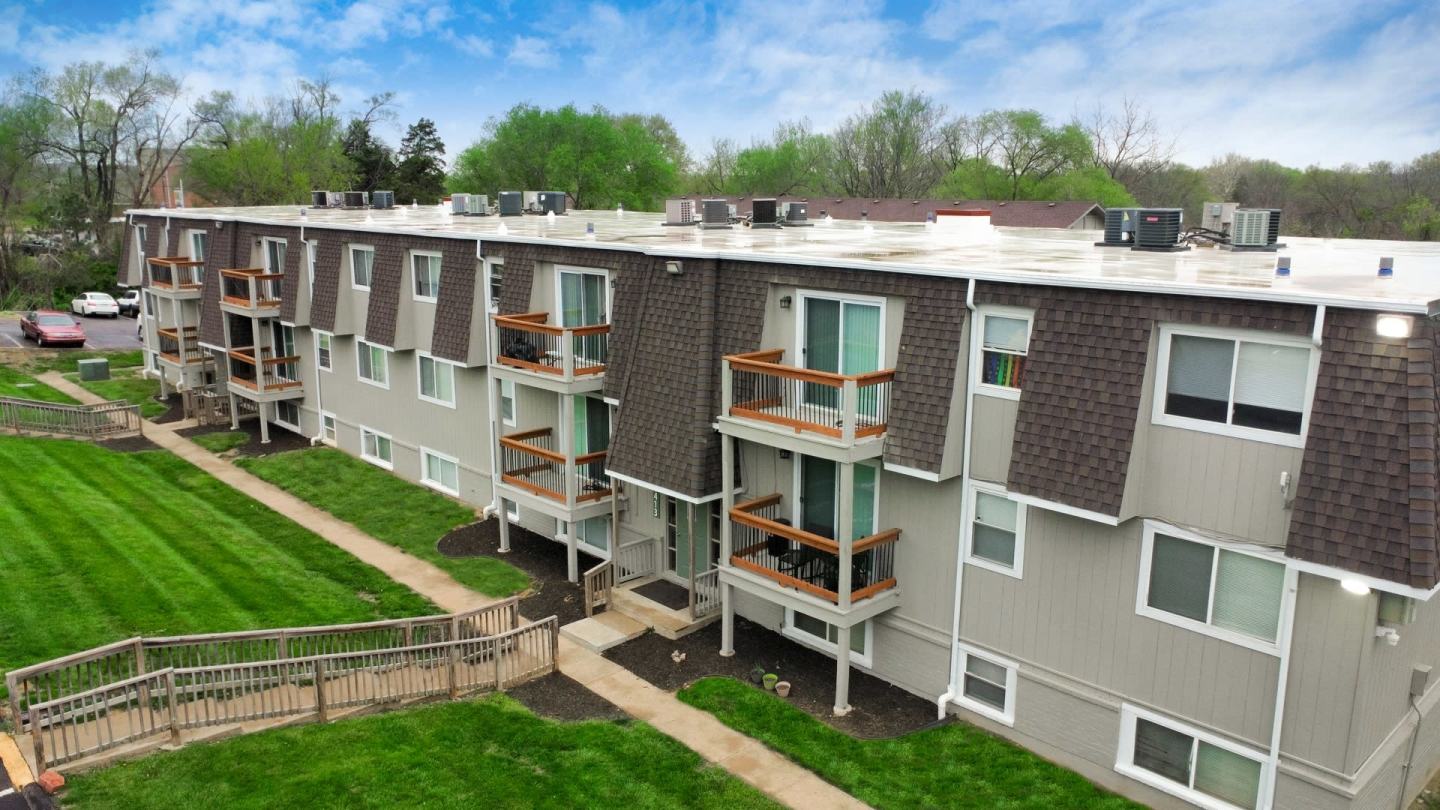 Skyline Apartments Image 9