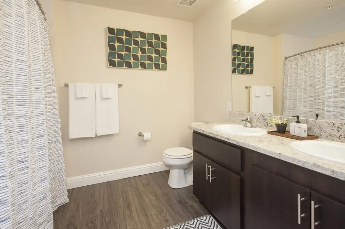 Villagio Luxury Apartments Image 14