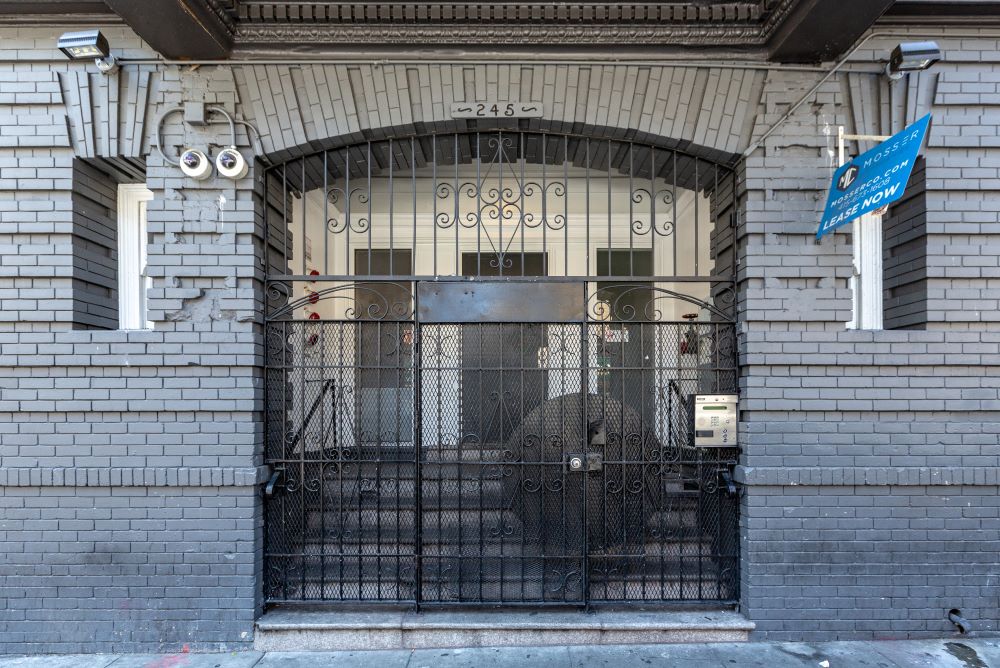 245 Leavenworth St. Image 1