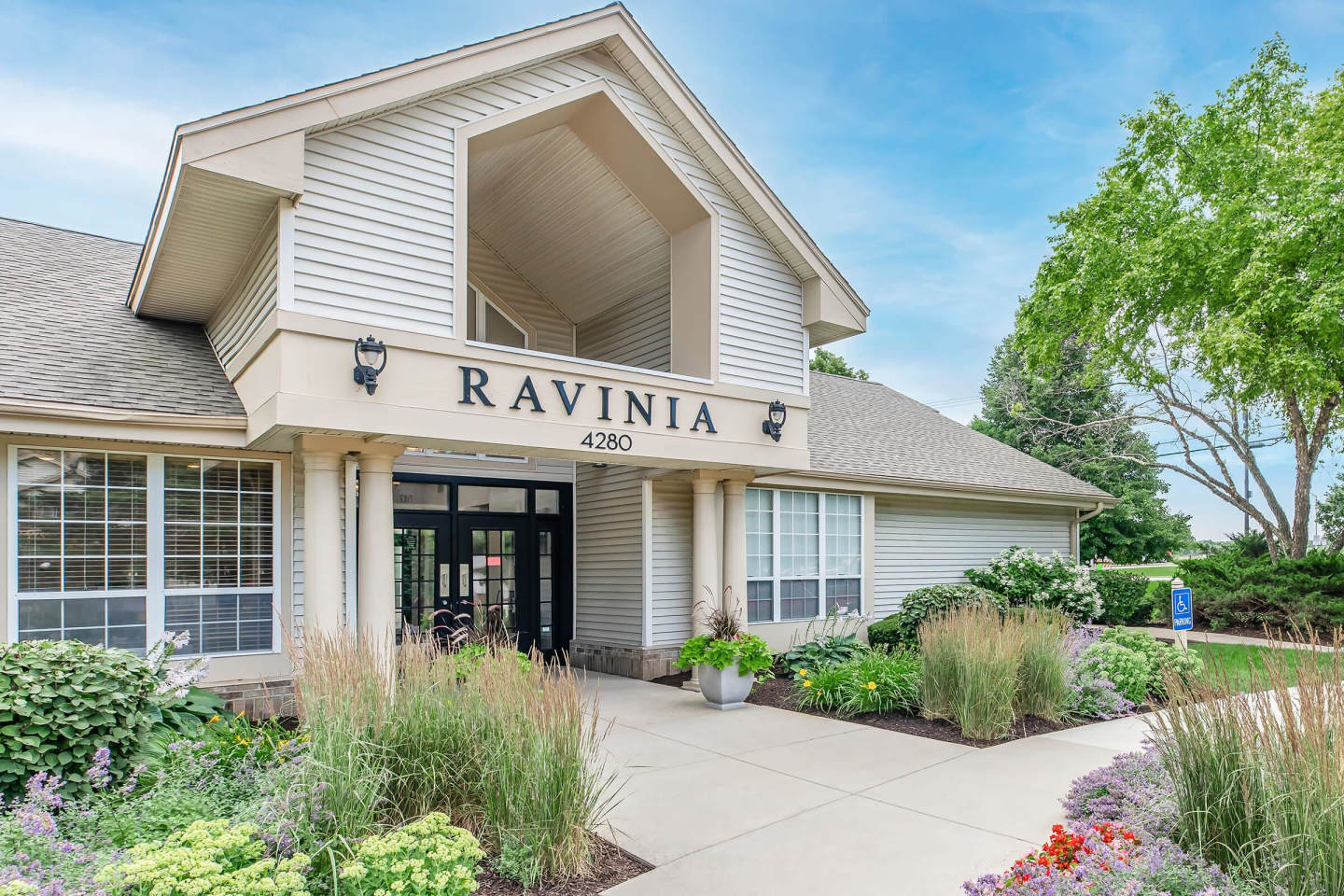 Ravinia Apartments Image 27