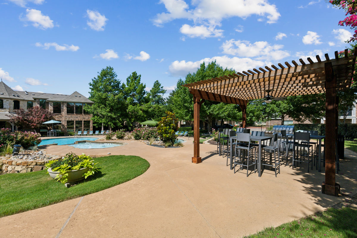 Enclave on Golden Triangle Apartments Image 8
