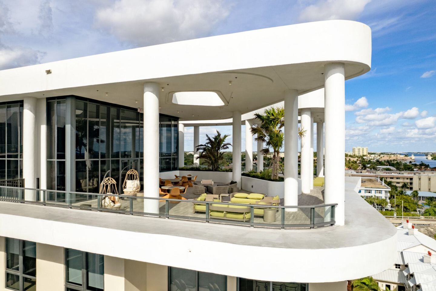 Avion Riverwalk Image 16