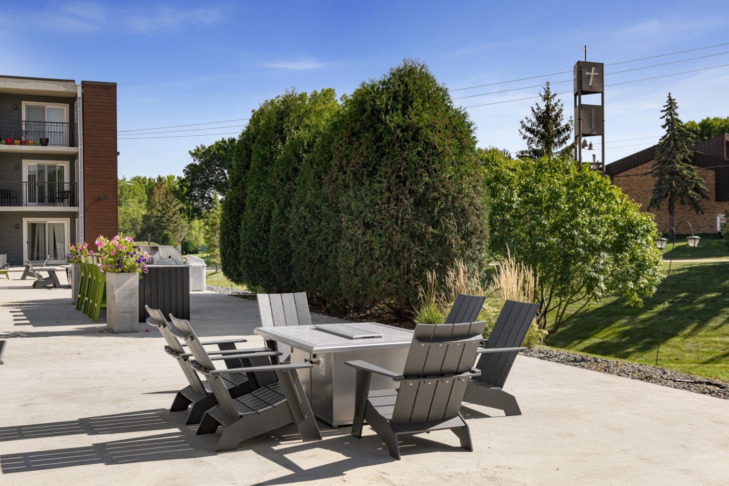 Pebblebrook Court Image 21