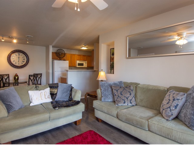 Tall Grass Apartments Image 18