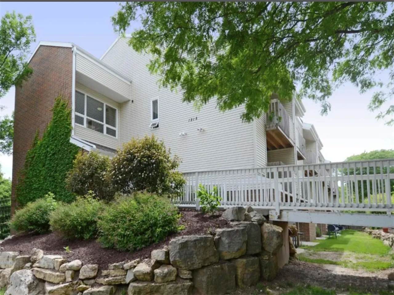 Summit Hill Apartments Image 6