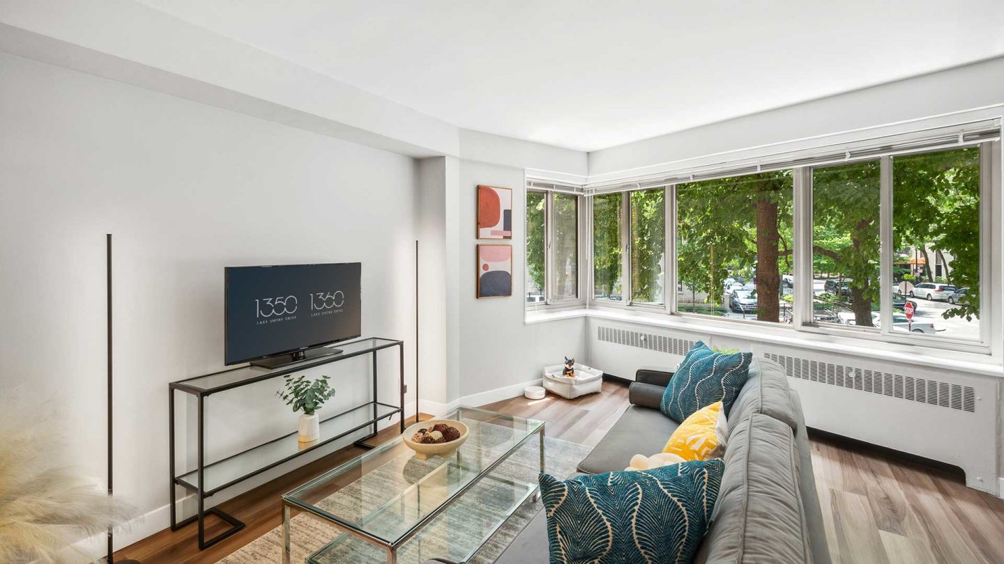1350 Lake Shore Drive Image 10