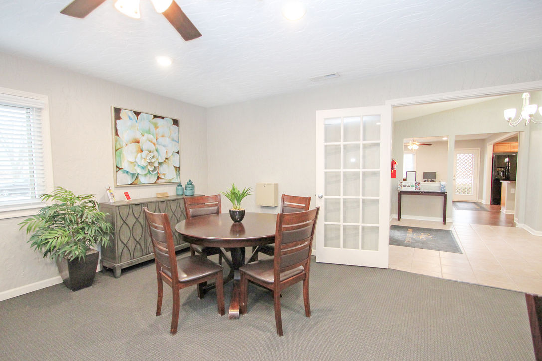 Mission Hills Village Image 27
