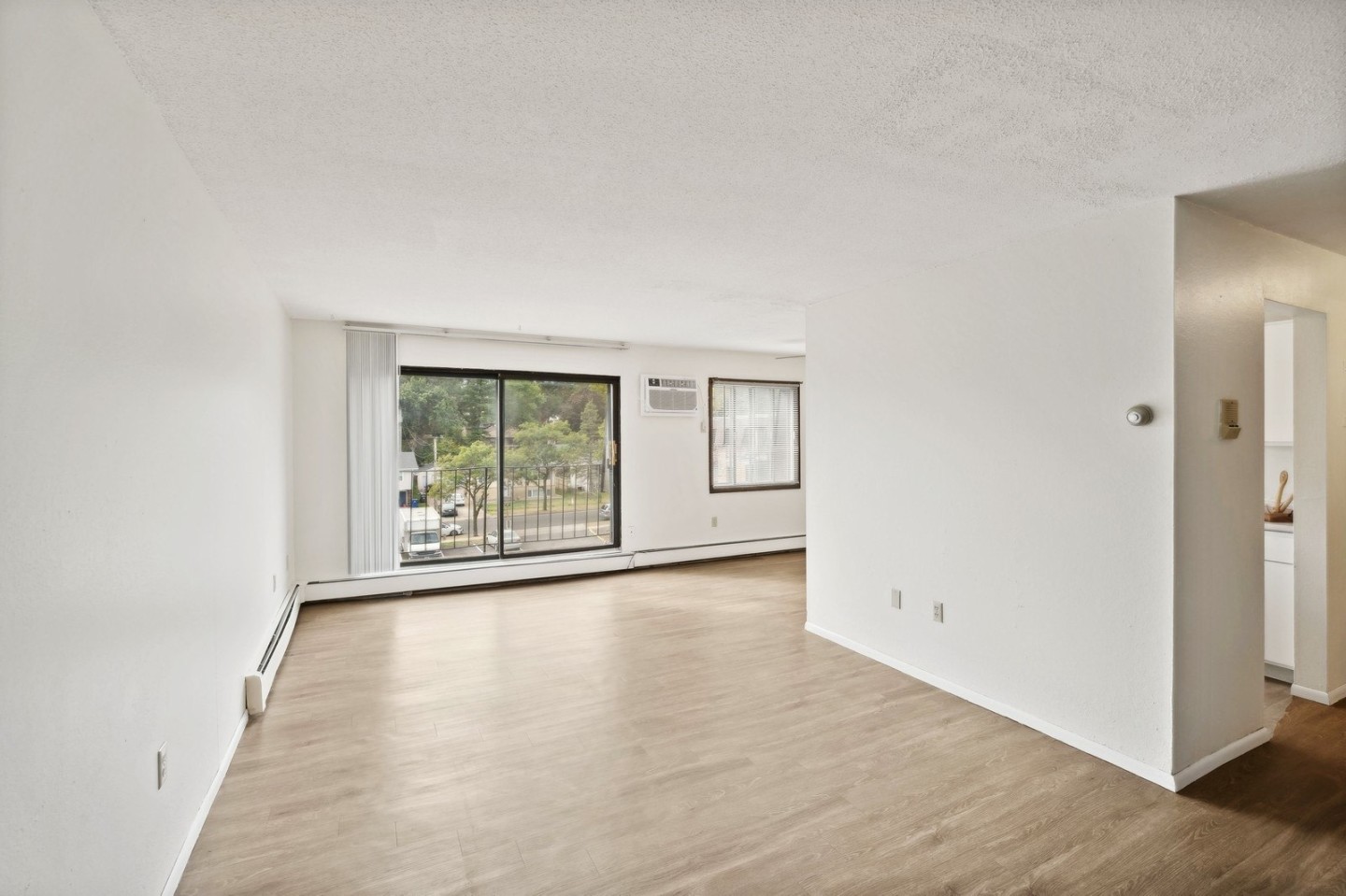 Van Dyke Apartments Image 35
