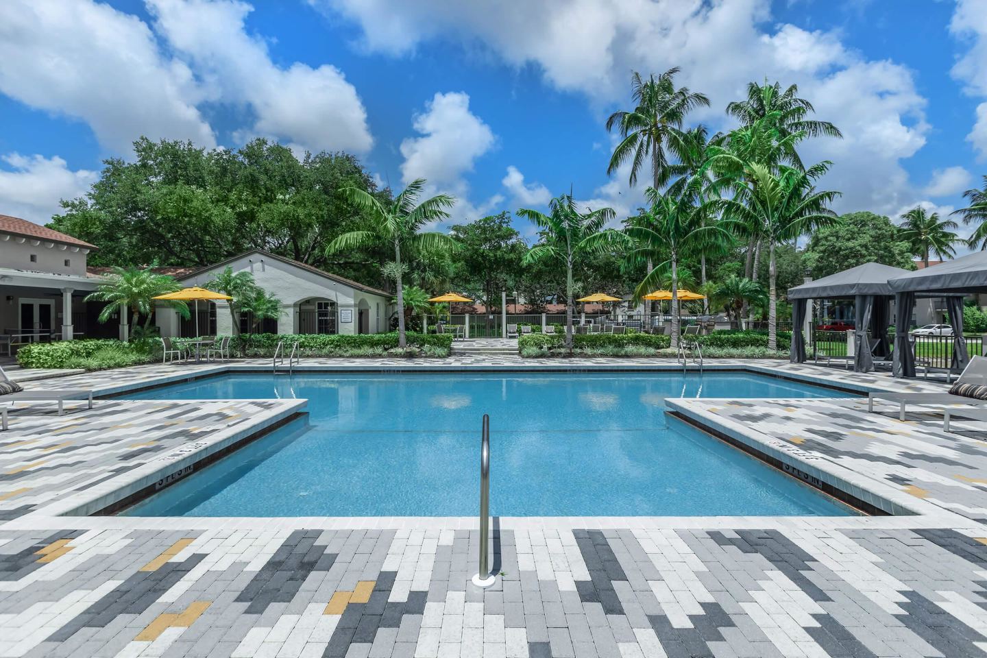 Latitude Pointe Image 18