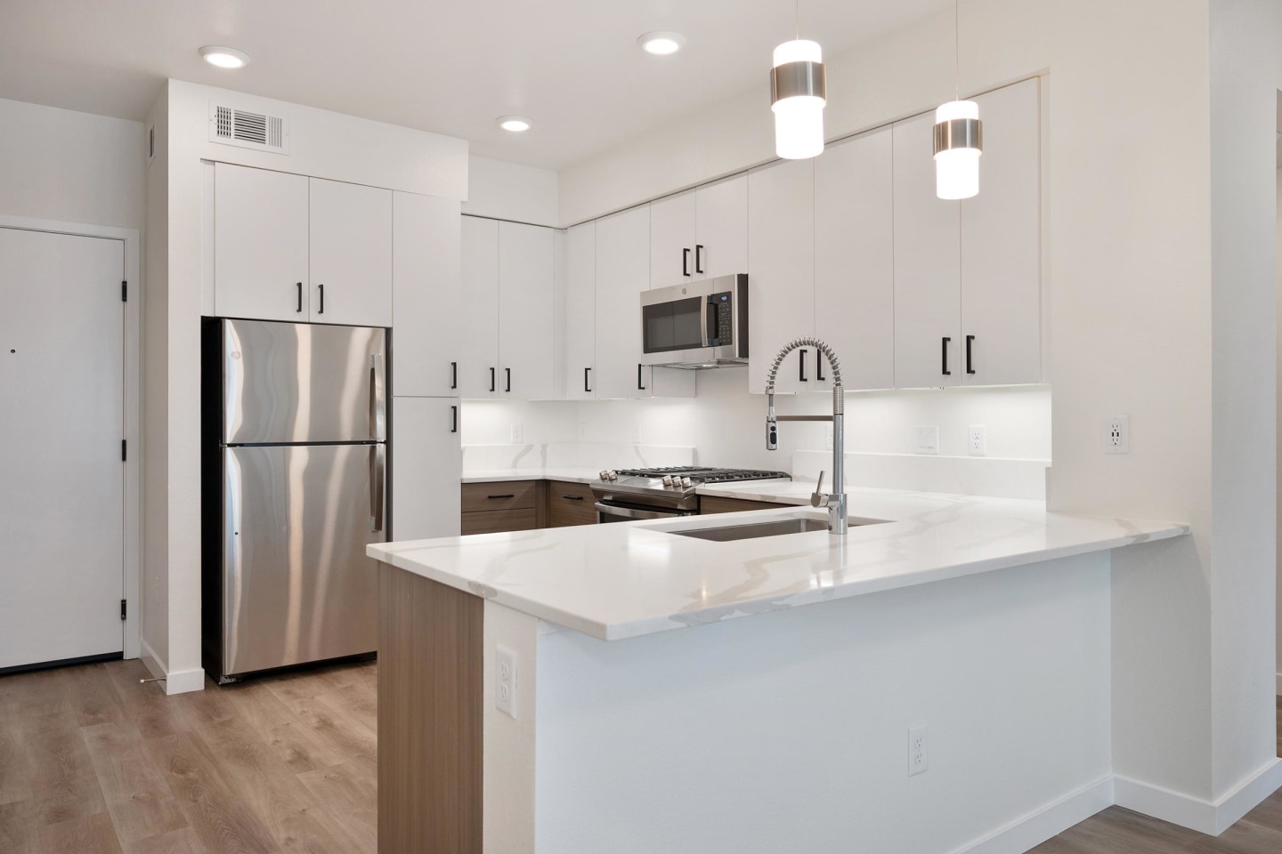 Halcyon Apartments Image 216
