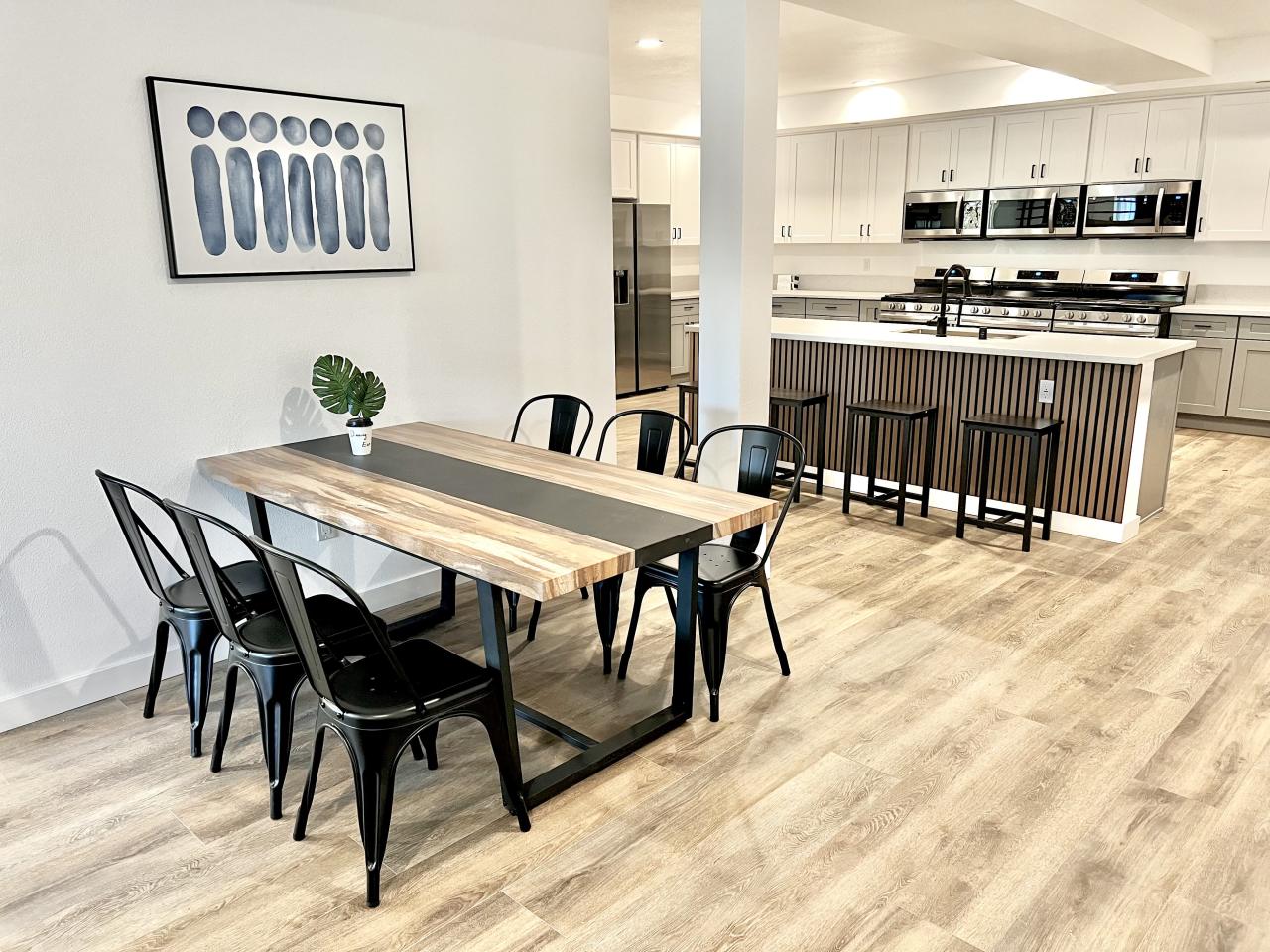1587 W 35th Street - Co-Living Image 4