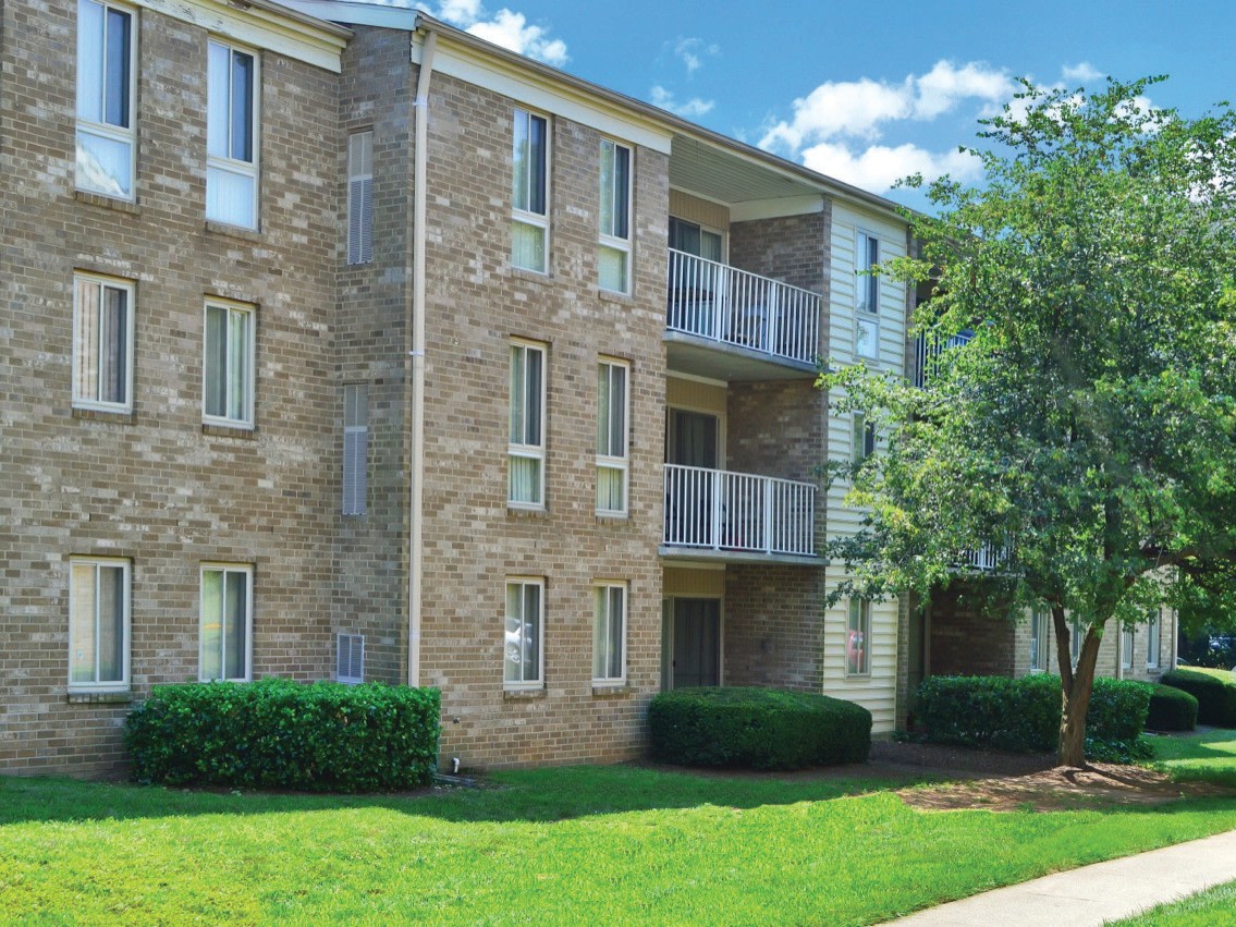 The Apartments at Elmwood Terrace Image 24
