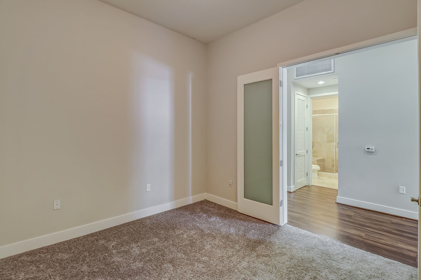 Axis 2300 Image 89