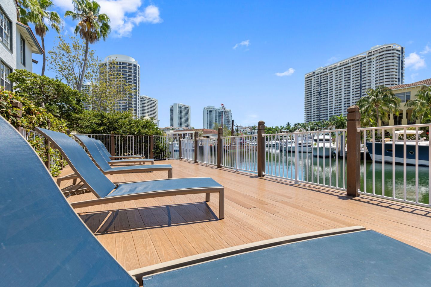Town Aventura Image 23