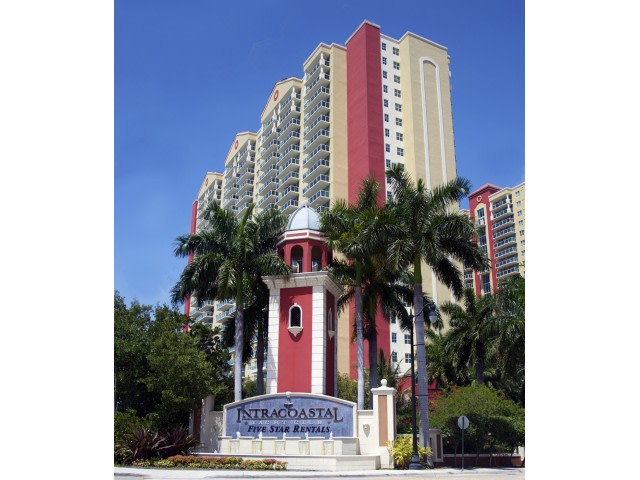 Intracoastal Yacht Club Image 21