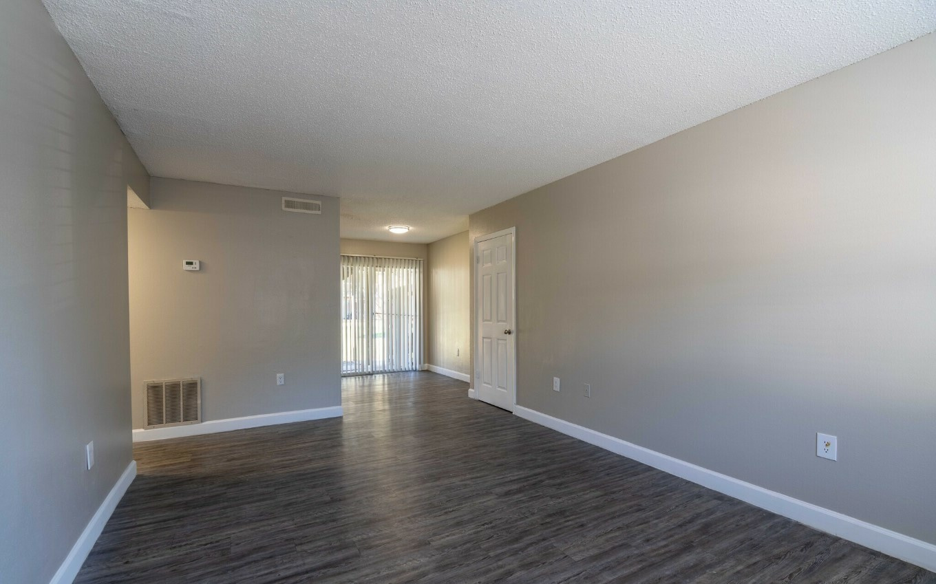 Creekwood Apartments Image 4