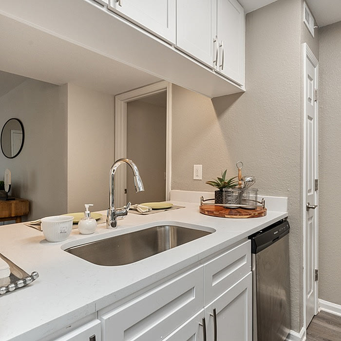 Central Pointe Apartment Homes Image 15