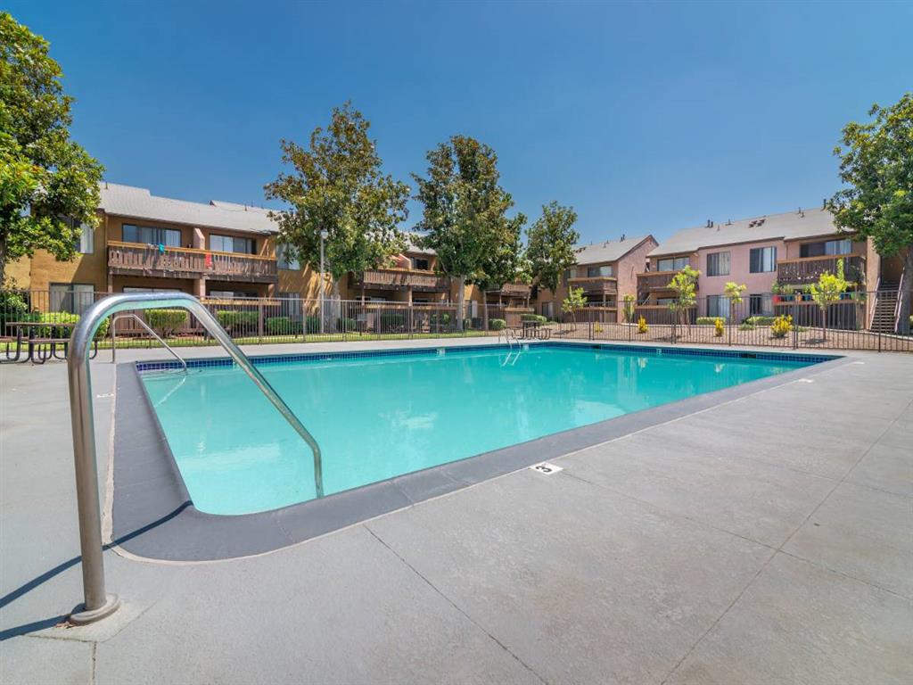 Ascot Park Apartments Image 6