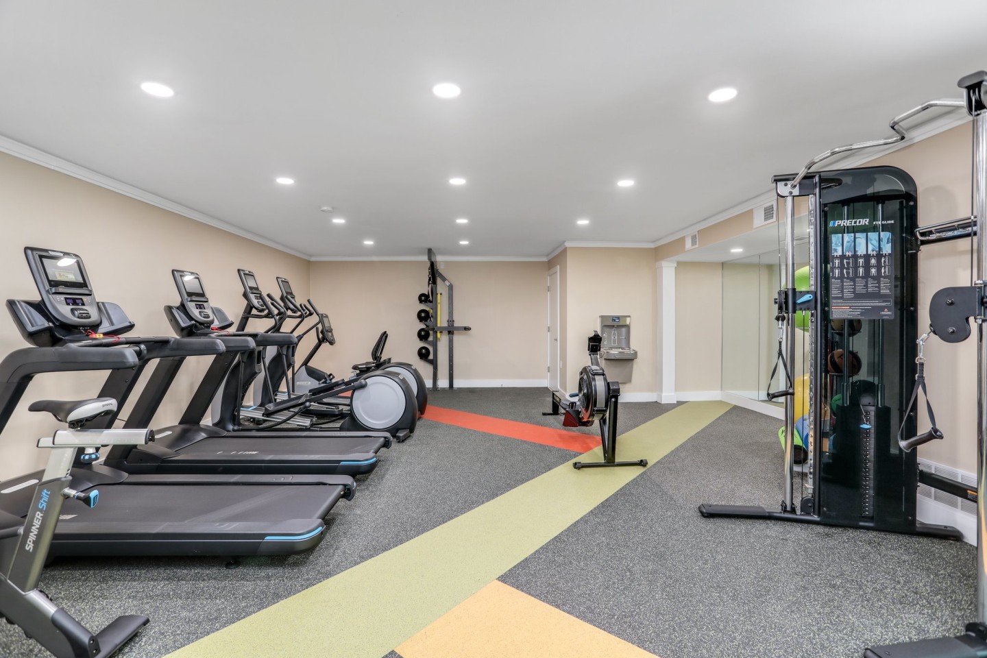 Farmington Oaks Image 31