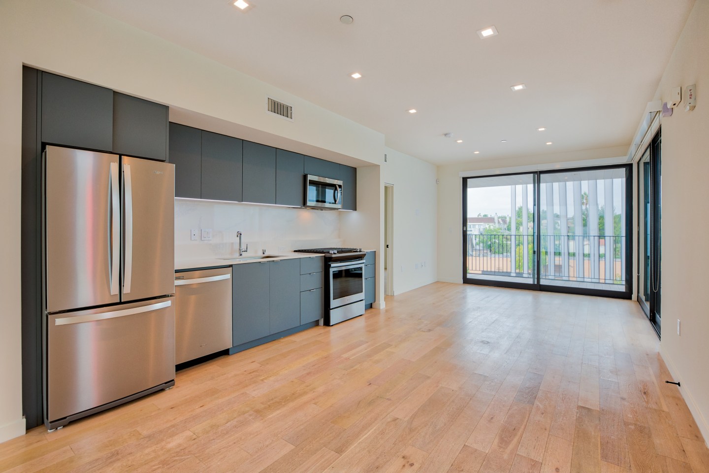 810 Ashland Image 4